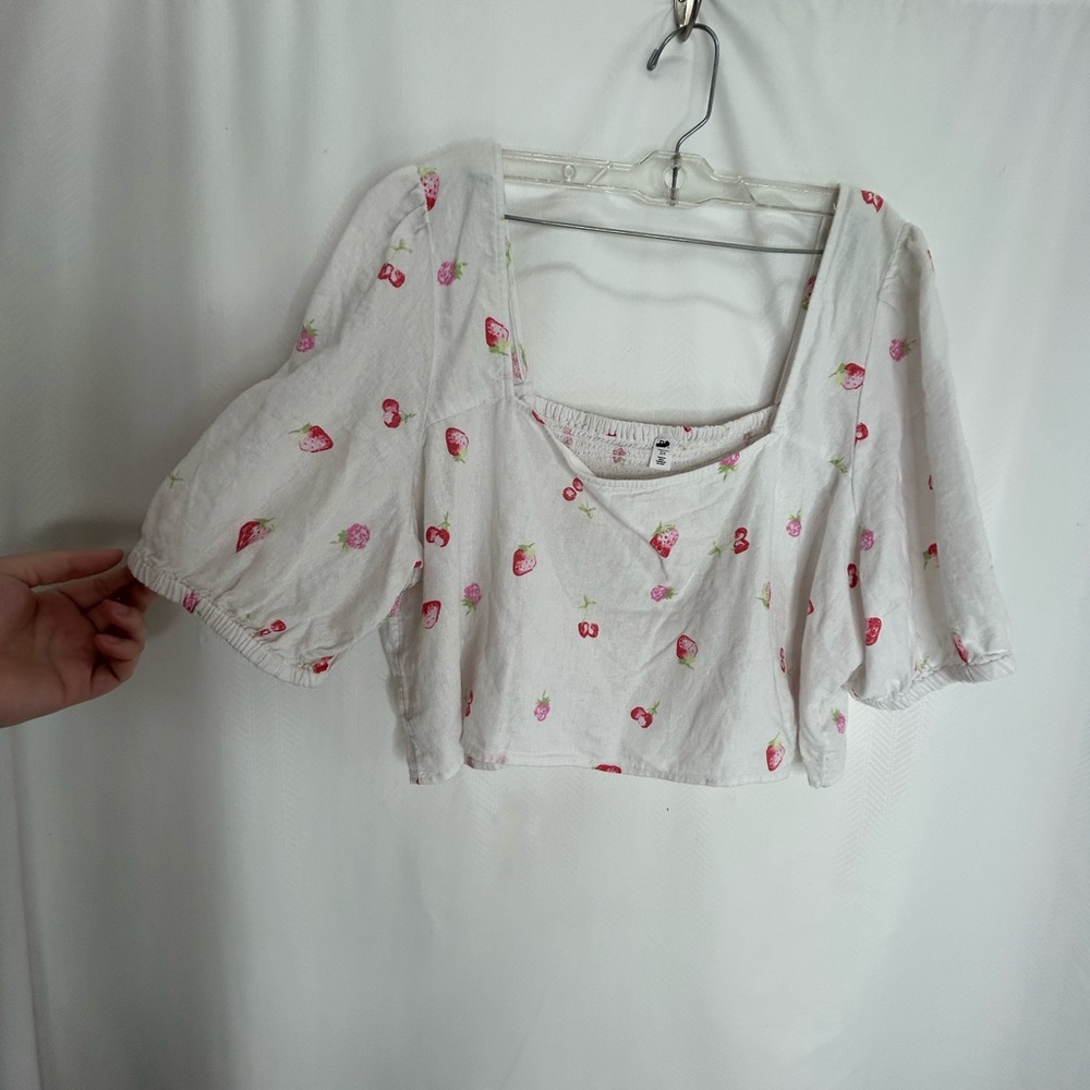 BP White Strawberry and cherry Print Crop Blouse size 3x
